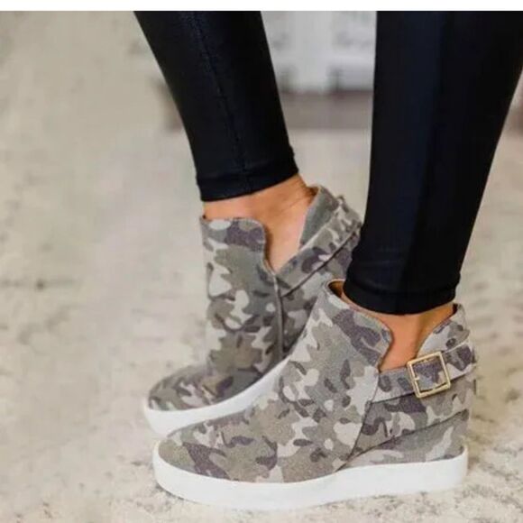QUPID camouflage wedge heel slip on sneakers shoes - Picture 1 of 1